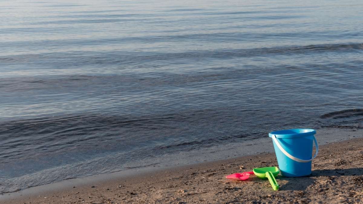 Whitby Beach Bucket and Spade