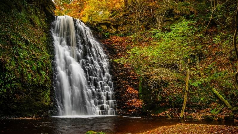 Falling Foss Waterfall Falling Foss Waterfall in the North York Moors