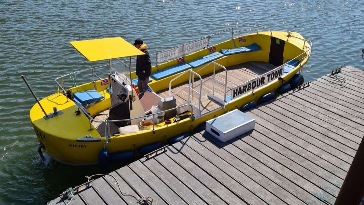 whitby harbour boat trips