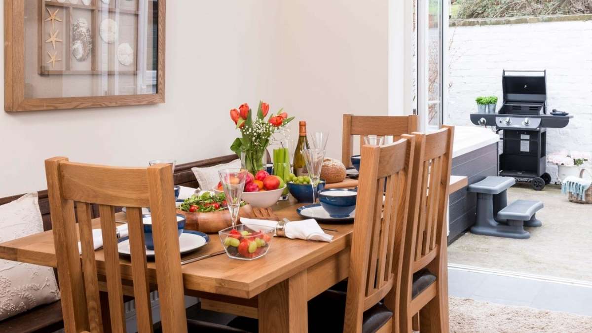 Linskill Holiday Cottage with hot tub in Whitby