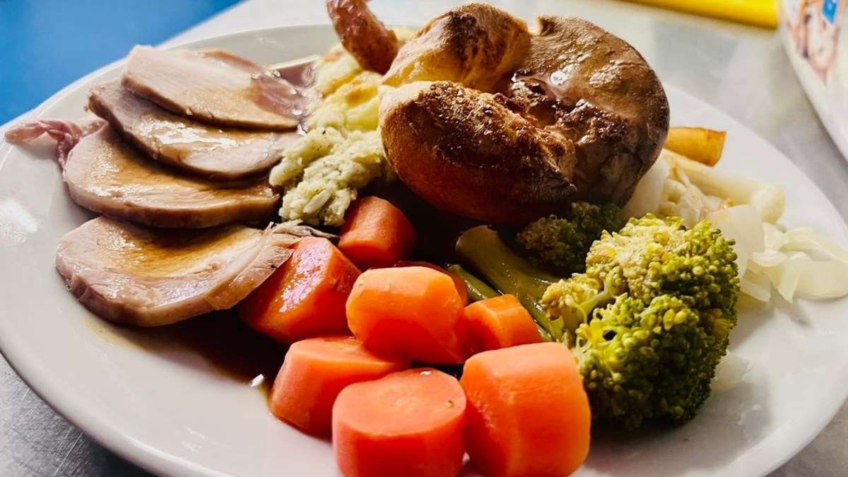The Jolly Sailors Inn Sunday Roast