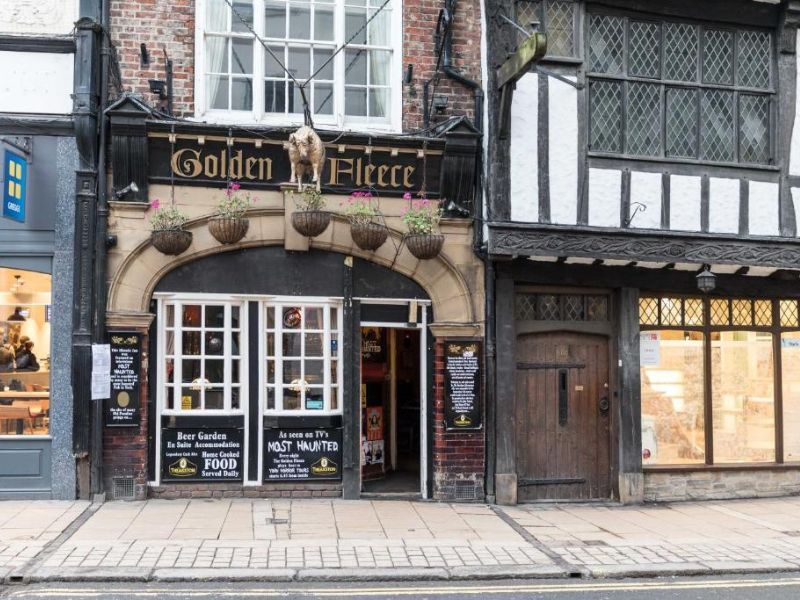 Golden-Fleece The Golden Fleece pub in York with rooms