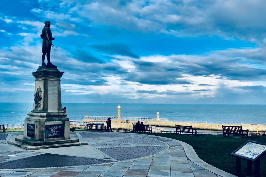 Whitby-History Whitby history vs Robin Hood's Bay history.
