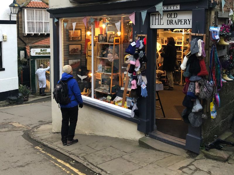 Robin-Hoods-Bay-Shopping
