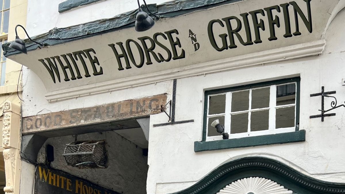 White Horse and Griffin