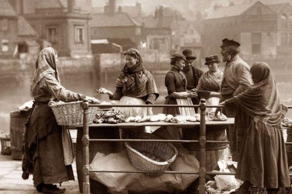 Old Victorian fish stall in Whitby photo by Frank Meadow Sutcliffe.