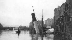Paddle Steam Tug Sinks in Whitby Harbour
