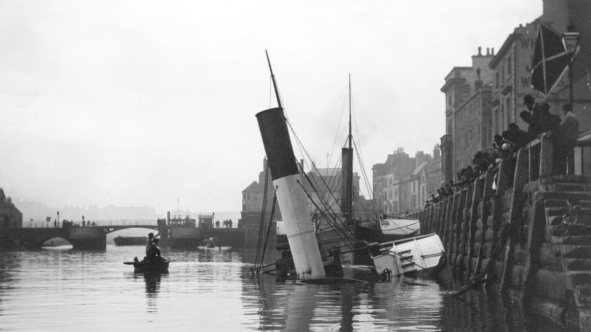 Paddle Steam Tug Sinks in Whitby Harbour