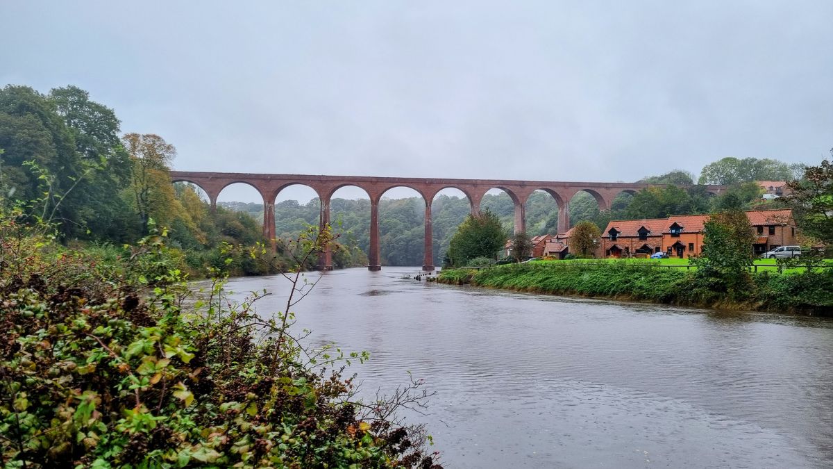 Holiday let plans near historic Whitby viaduct